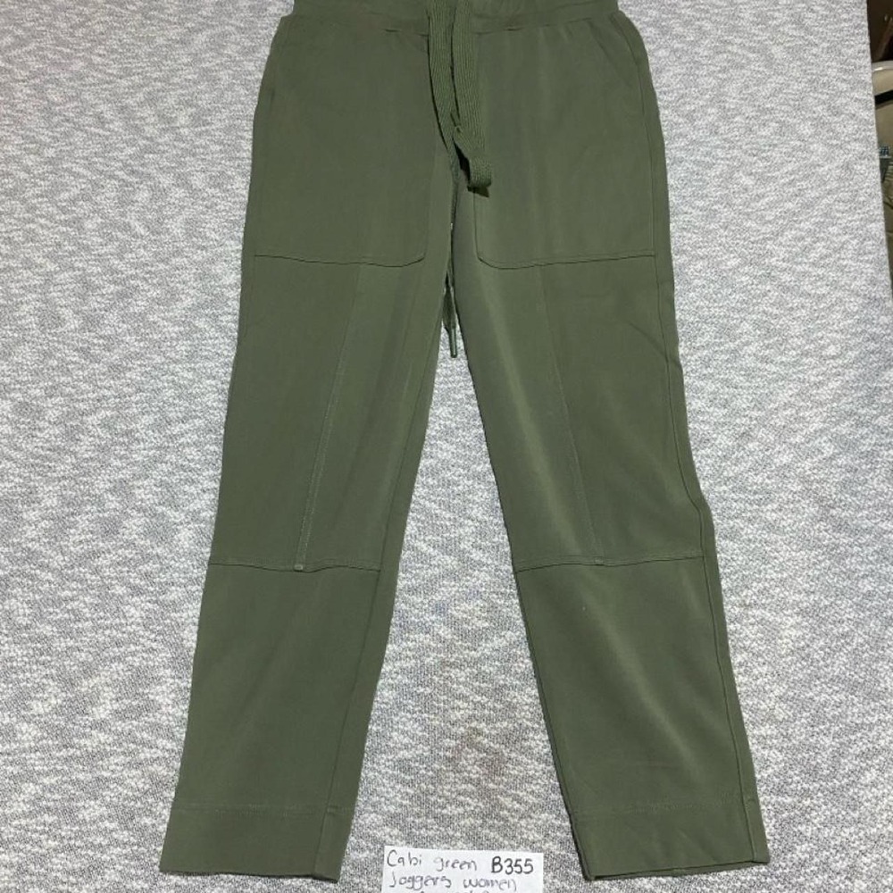Cabi joggers in olive green with front & Back pockets women XXS. SKU-B355